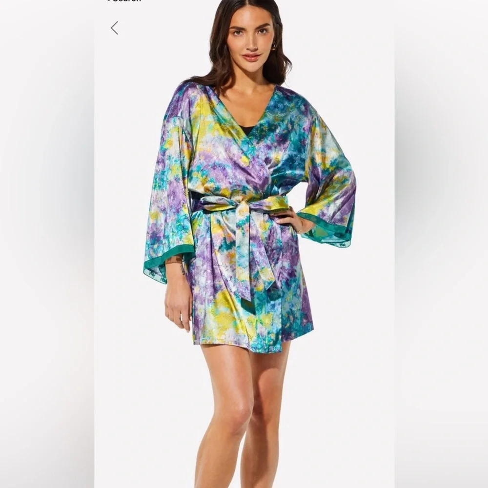 🆕Sattin Pretty Mini Robe - Fabletics - Picture 1 of 15